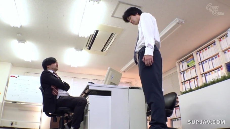 室内 · 胸部特写 · 站立 · 巨乳 · 蕾丝内衣 · 张口 · 抹油 · 紫色面罩
