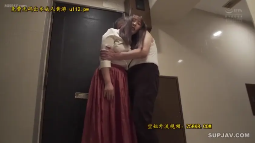 中景 · シャツ · 门口 · 站位