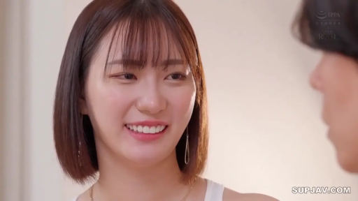 Sitting Posture · Bedroom · Medium shot · Eye contact · indifferent · 白背心 · Tie · 激凸