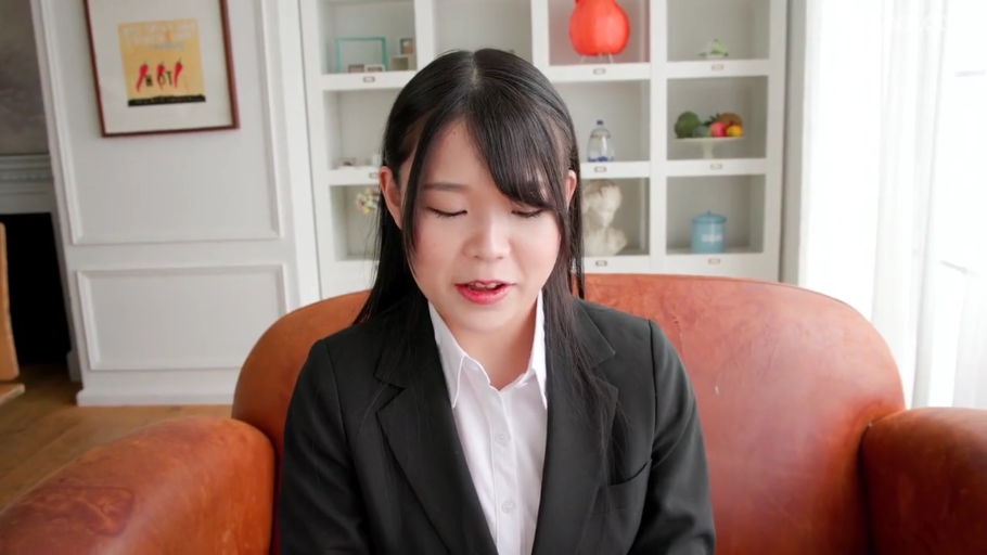 黑色连裤袜 · 腿部 · 丝袜诱惑 · 沉浸 · 调情 · 更衣室 · 储物柜 · 跨坐