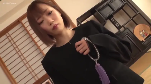 忧郁 · 站立 · 和室 · 半身 · 未亡人 · 哀悼 · 丧服 · 佛珠