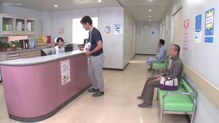 会話 · 病院 · 护士服 · ロールプレイング · 站立 · オフィスデスク · 全景 · 微笑