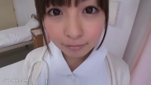 病房 · 护士服 · 脸部特写 · 微笑 · 第一人称视角 · 凝视 · 听诊器 · 正对镜头