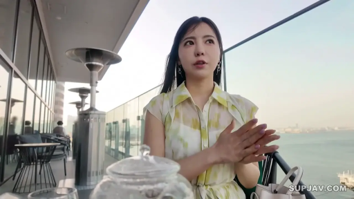 座り姿勢 · 会話 · 自然 · 露台 · 上半身 · ワンピース · 茶具