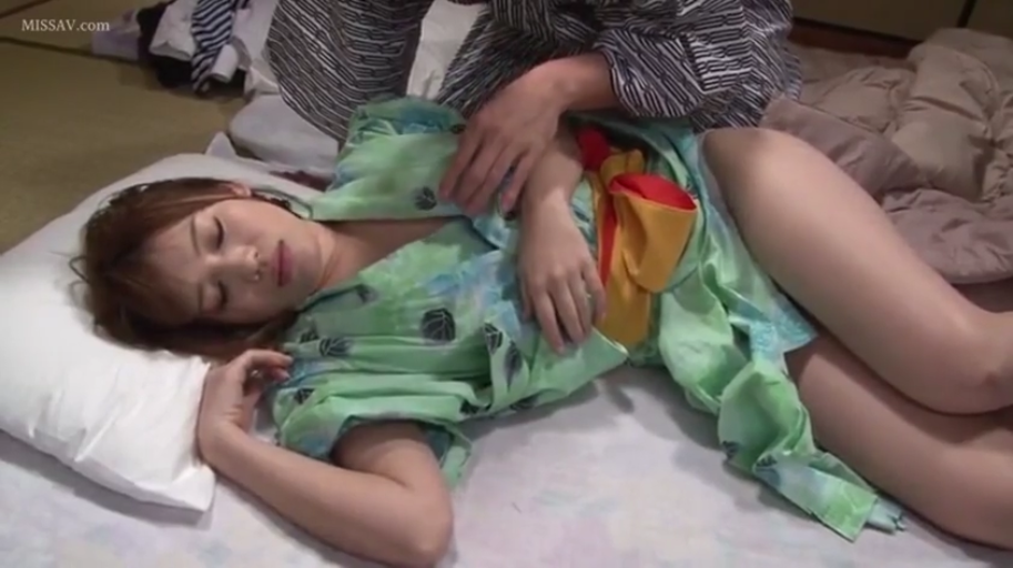 和室 · 仰臥 · 猥褻 · 浴衣