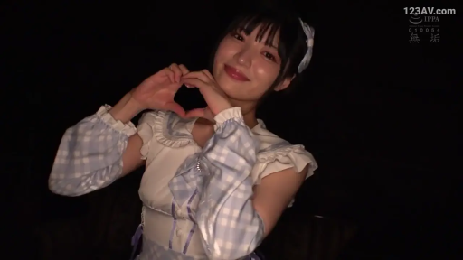 室内 · 半身 · メイド服