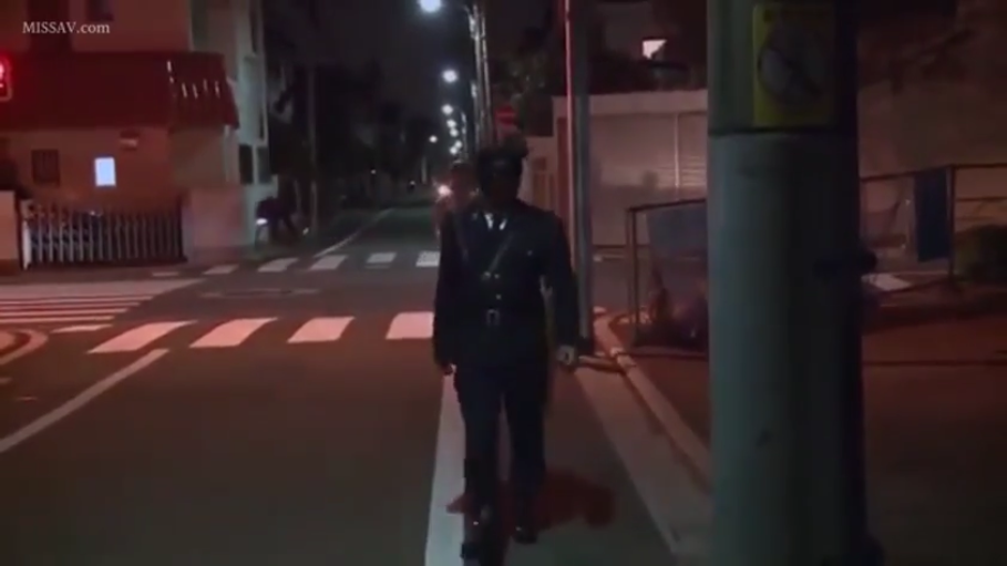 中景 · 微笑 · 厨房 · 开心 · 围裙 · 厨具 · 人妻 · 侧站