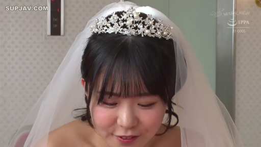 室内 · 顔 · 站立 · Logo · 大笑 · 开心 · ウェディングドレス · 头冠