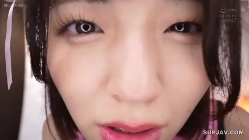 室内 · 脸部特写 · 粉色吊带