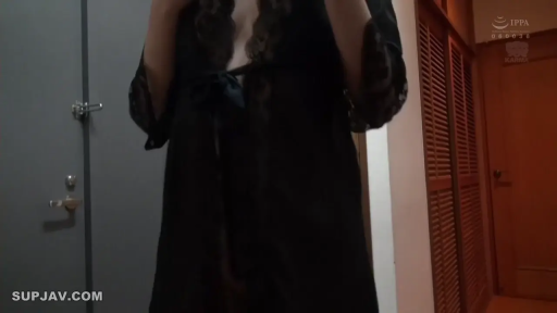 室内 · 站立 · 展示 · 上半身 · 未露脸 · 黑色透视蕾丝睡袍