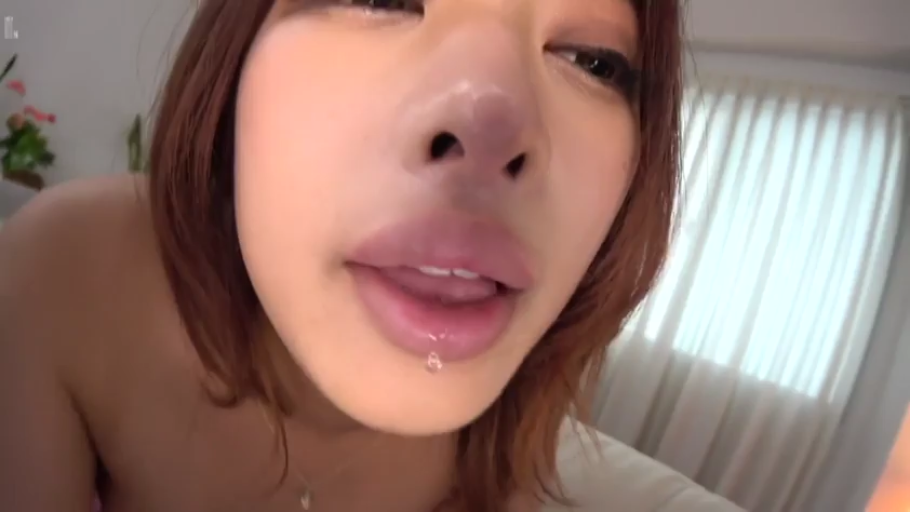 室内 · 迷离 · 挑逗 · 俯视 · 嘴部特写 · 唾液