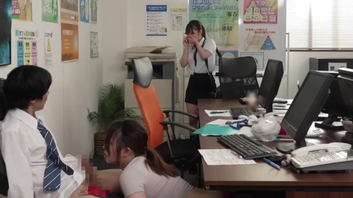 室内 · 坐姿 · 胸部 · 专注 · 全裸 · 水印 · 背后抱
