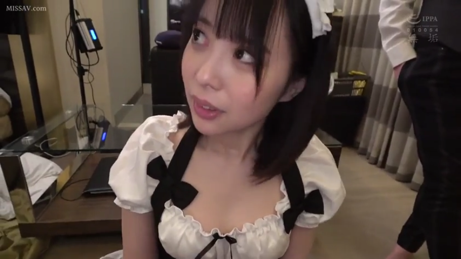 站姿 · 平静 · 暗室 · 凝视 · 上半身 · 透视 · 油桶 · 白色透视蕾丝吊带