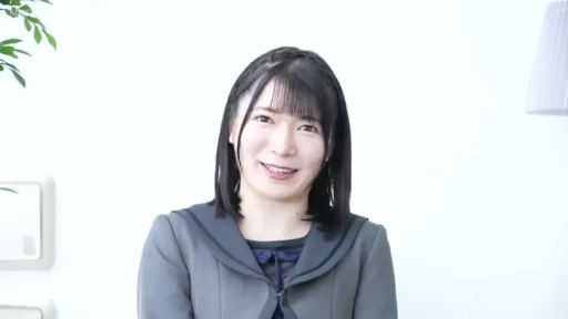 室内 · 站立 · 面部特写 · 对视 · 近景 · 期待 · 裸露
