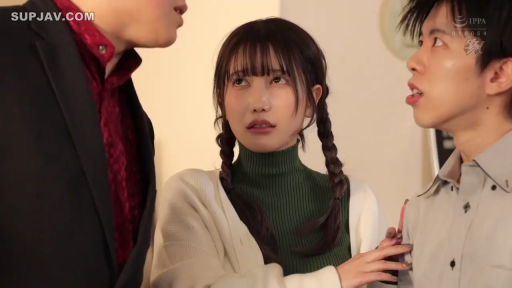 室内 · 站立 · 中景 · 针织衫 · 双马尾 · 争执 · 担忧