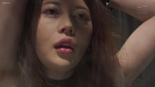 室内 · 全裸 · 面部特写 · 手铐 · 举手 · 失神 · 被缚