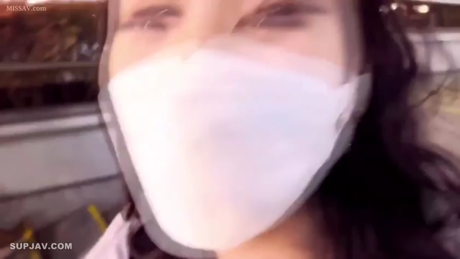 脸部特写 · 便服 · 街道