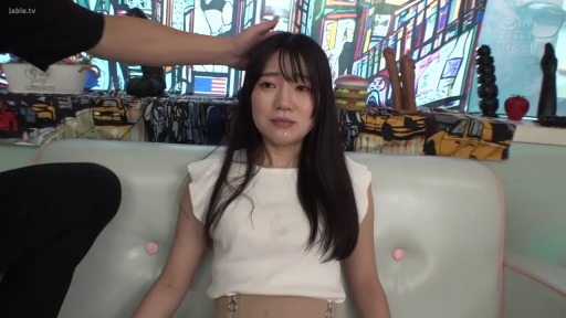 室内 · 坐姿 · 半身 · 调教 · 哭泣 · 被摸头 · 成人玩具 · 时装