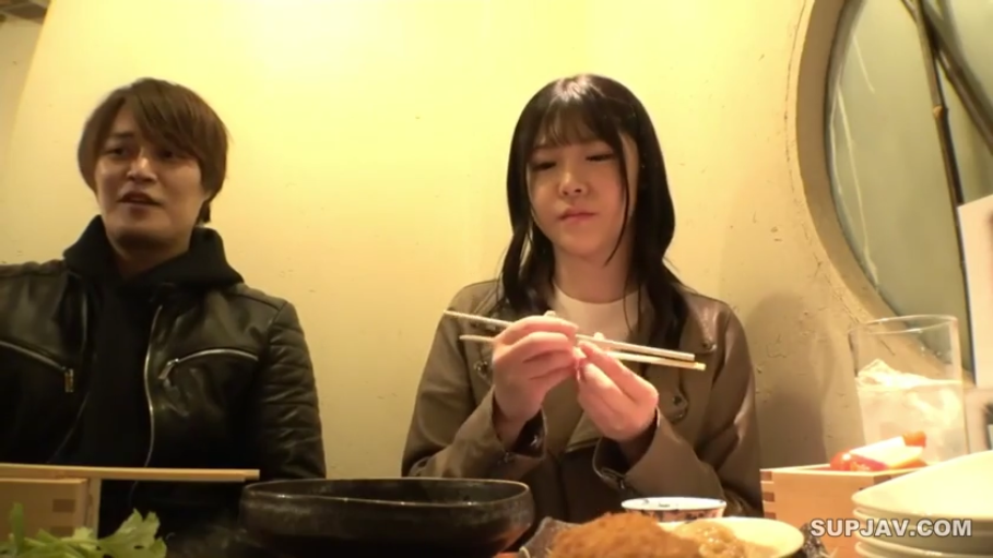 投入 · 全裸 · 卧室 · 床铺 · 性行为 · 中景 · 局部打码 · 抬腿位