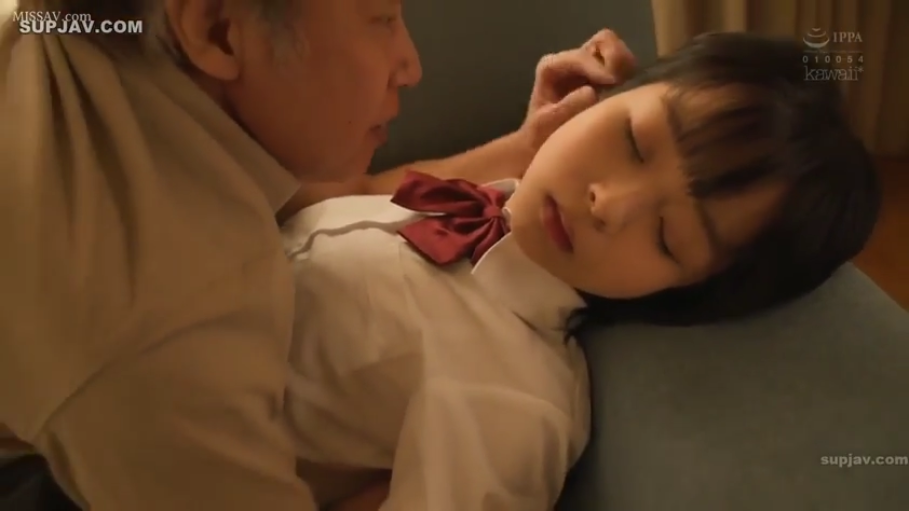 室内 · 闭眼 · 近景 · JK制服 · 老少配 · 躺卧 · 抚弄