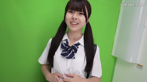 甜美 · 站立 · 微笑 · 上半身 · 双马尾 · JK校服 · 双肩包 · 绿幕摄影棚