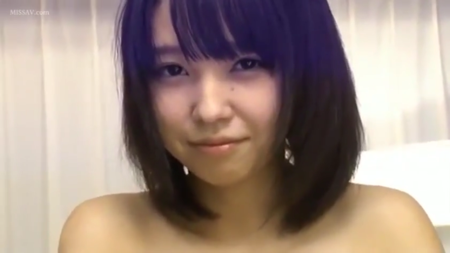 骑乘位 · 性交 · 露乳 · 全裸 · 胸部特写 · 沙发 · 客厅 · 迷离销魂
