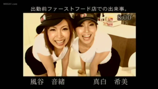 微笑 · 前倾 · 看镜头 · 快餐店 · 员工制服 · 双人上半身