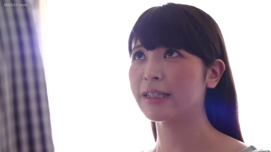 室內 · 脸部 · 站立 · 常服