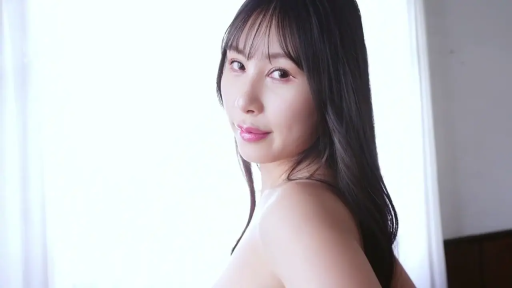 面部 · Fully nude · 注视镜头 · 清纯风 · 室内窗前 · 微笑诱惑 · 回头姿势