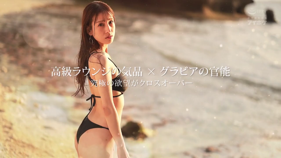 侧身 · 回眸 · 海滩 · 黑色比基尼