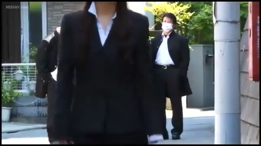 仰卧开腿 · 马赛克 · 沙发 · 痛苦 · 私处 · 裸露 · 粉色制服