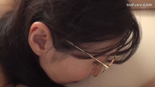 室内 · 身をかがめる · メガネ · メガネ · 親密接触 · 局所 · 耳部特写