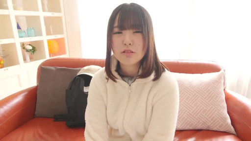 投入 · 成人内容 · 纸巾盒 · 头部 · 口交行为 · 跪爬姿势 · 卧室床上 · 体育服