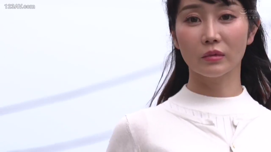 全身 · 平静 · 手提包 · 行走 · 户外街道 · 走路 · 淑女风 · 黑色长裙