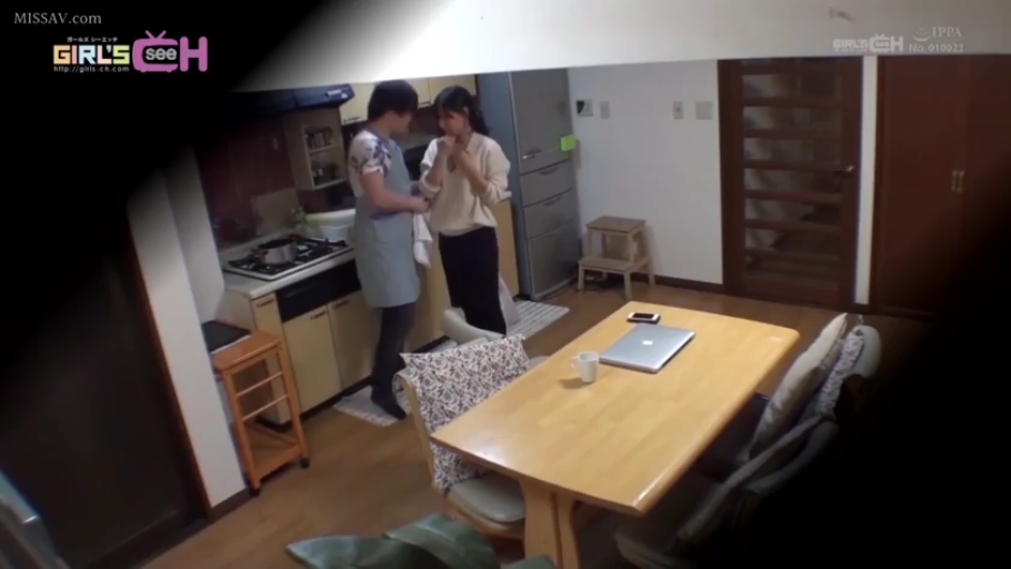 站立 · 全景 · 自然 · 对话 · 剧情 · 厨房 · 围裙 · 厨具