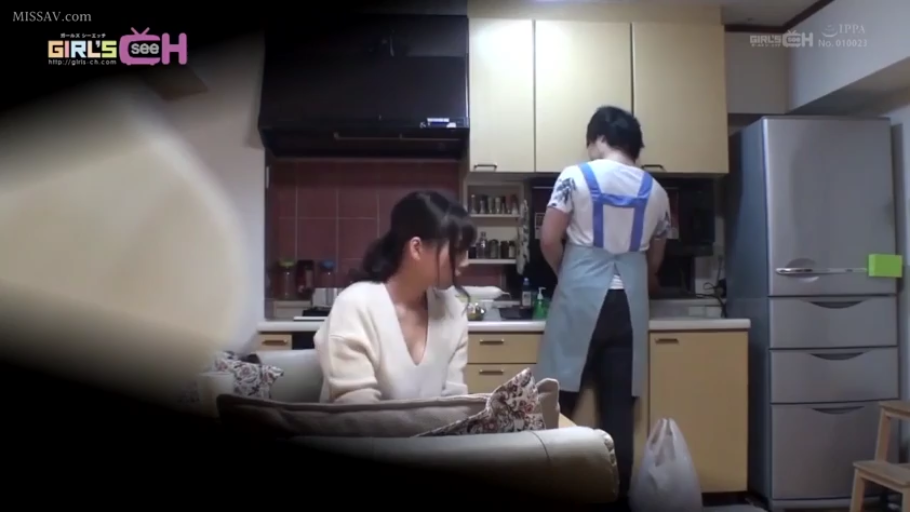 全裸 · 性行为 · 枕头 · 仰卧 · 面部特写 · 床上 · 高潮 · 流涎