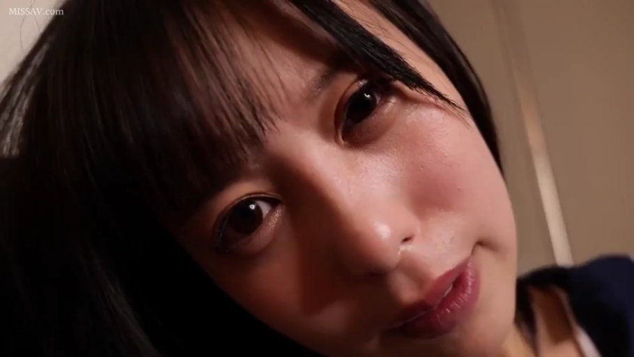 室内 · 顔部のクローズアップ · 学生服