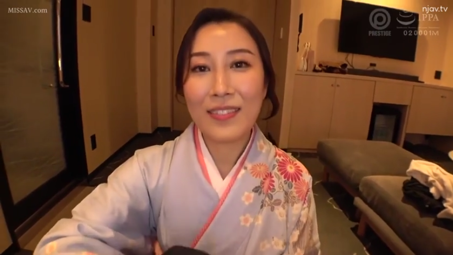 室内 · 全身 · 全裸 · 仰卧开腿 · 迷离 · 群交 · 项圈 · 肉体文字