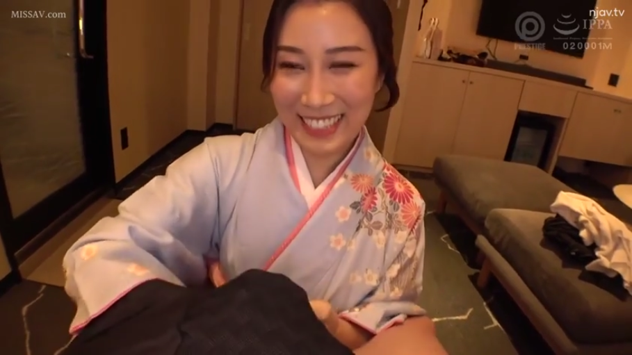 室内 · 白大褂 · 脸部 · 眼镜 · 微笑 · 交流 · 对视 · 熟女