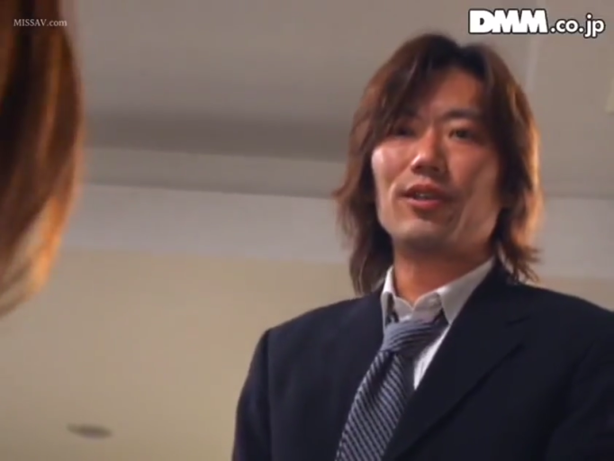 室内 · 交谈中 · 条纹领带 · 男人面部特写