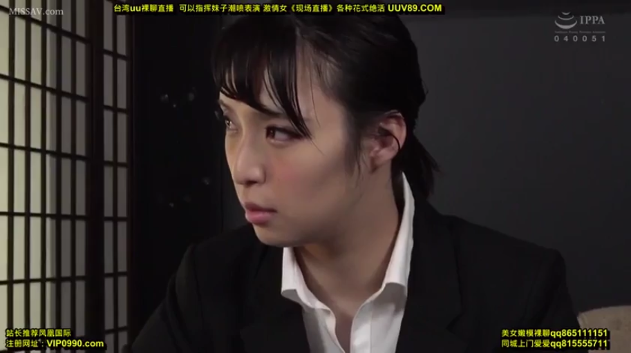 室内 · 顔部のクローズアップ · ビジネススーツ