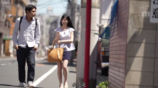 会話 · 全身 · 平静 · ハンドバッグ · 街道 · 行走 · 生活场景 · 日常服装