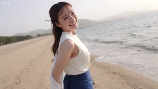 全景 · 回眸 · 微笑 · 休闲装 · 户外 · 散步 · 海滩