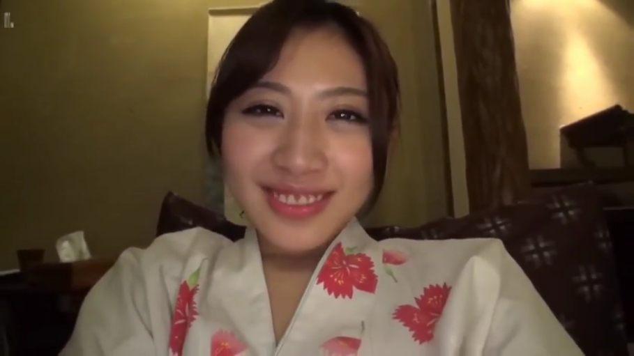 室内 · 坐姿 · 脸部特写 · 浴衣