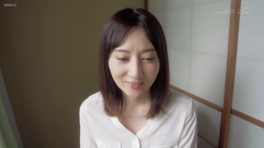 陶醉 · 内衣 · 床上 · 成人内容 · M字开腿 · 生殖器 · 指淫