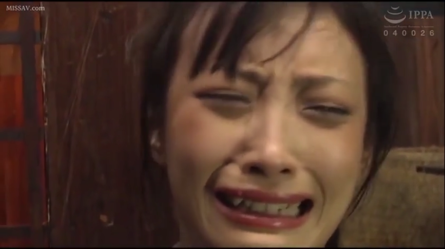 室内 · 顔部のクローズアップ · 正面