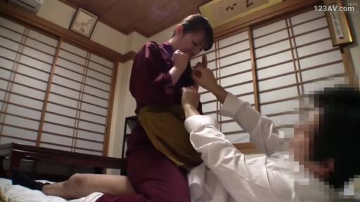 专注 · tatami · Medium shot · 和服 · 骑乘 · 床垫 · Foreplay · Facial Mosaic