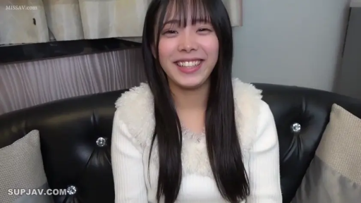 严肃 · 全身 · 沙发 · 丝袜 · 客厅 · 跪姿 · 撩人 · 丝光