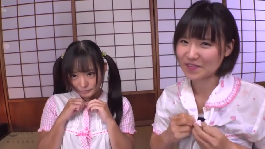 露乳 · 胸部特写 · 办公室 · 站立 · 白色衬衫 · 职场诱惑 · 娇羞 · 工牌