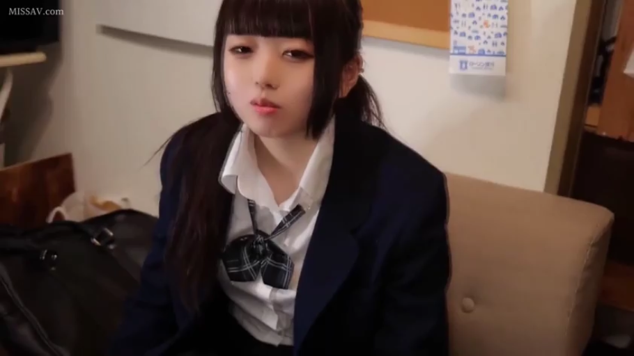 卧室 · 马赛克 · 臀部 · 床 · 跪姿 · 撅起 · 红格子裙